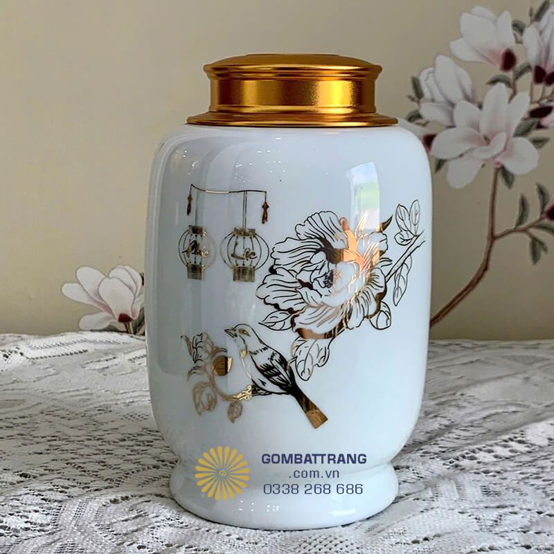 Hộp đựng trà bằng sứ trắng ngọc tinh xảo, mang đến vẻ đẹp thanh nhã và sang trọng