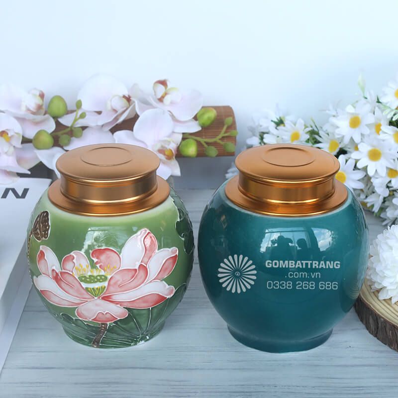 Hũ đựng trà có chất liệu bát tràng cao cấp, thiết kế màu sắc hài hòa và họa tiết phong thủy ý nghĩa