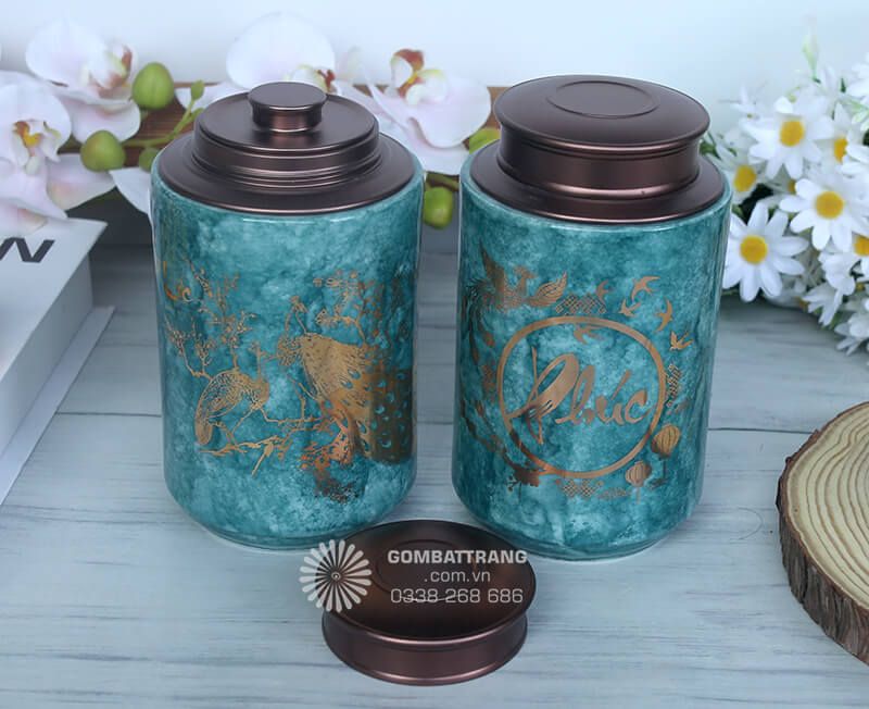 Hộp trà gốm được trang trí họa tiết chim công mạ vàng sang trọng lộng lẫy