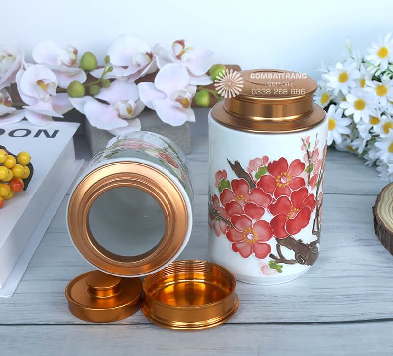 Hũ đựng chè không chỉ đáp ứng nhu cầu thực tế mà còn mang giá trị văn hóa, nghệ thuật cao