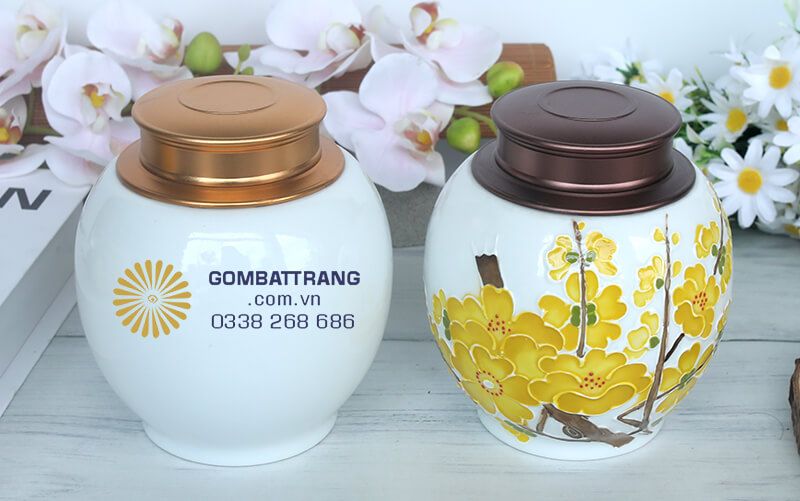 Hũ đựng trà bát tràng đại diện cho sự khéo léo và tinh hoa của nghề gốm sứ truyền thống Việt Nam