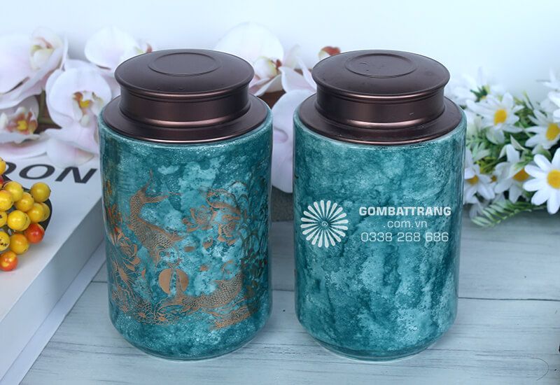 Hũ đựng trà đẹp không chỉ bắt mắt mà còn mang ý nghĩa phong thủy về sự bình an, thịnh vượng và may mắn cho gia chủ