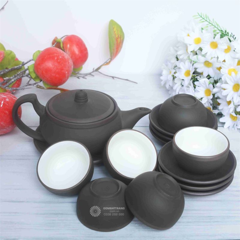 Mẫu ấm chén tử sa rất đa dạng, mức giá thị trường dao động từ 500.000 VNĐ đến hơn 3.000.000 VNĐ tùy thuộc vào chất  liệu, mẫu mã, decor,...