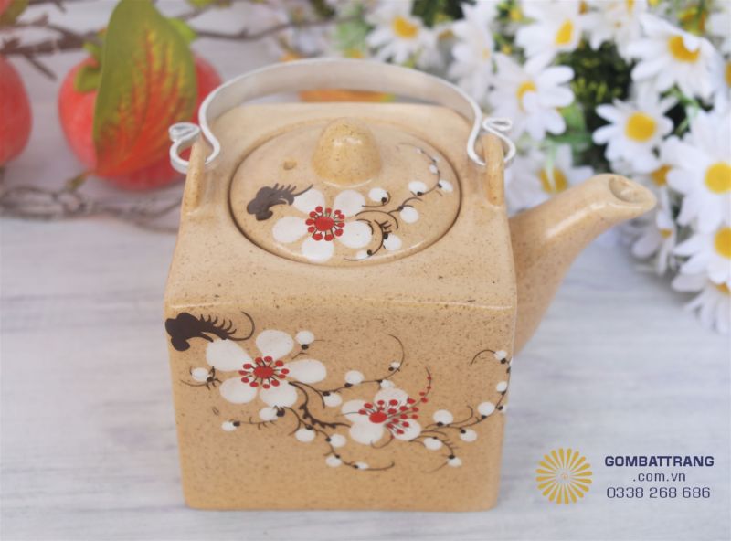 Thiết kế phong cách độc đáo, dáng vuông vức hấp dẫn trong bộ ấm chén đẹp