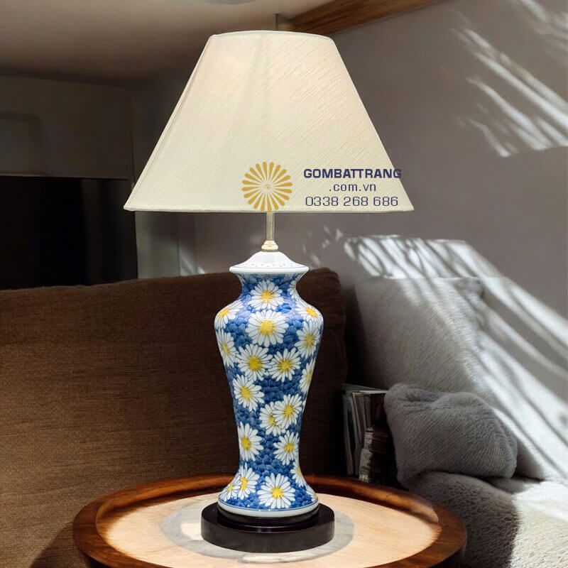 Đèn ngủ gốm sứ hoa hồng rực rỡ – quà tặng cao cấp đầy tinh tế.