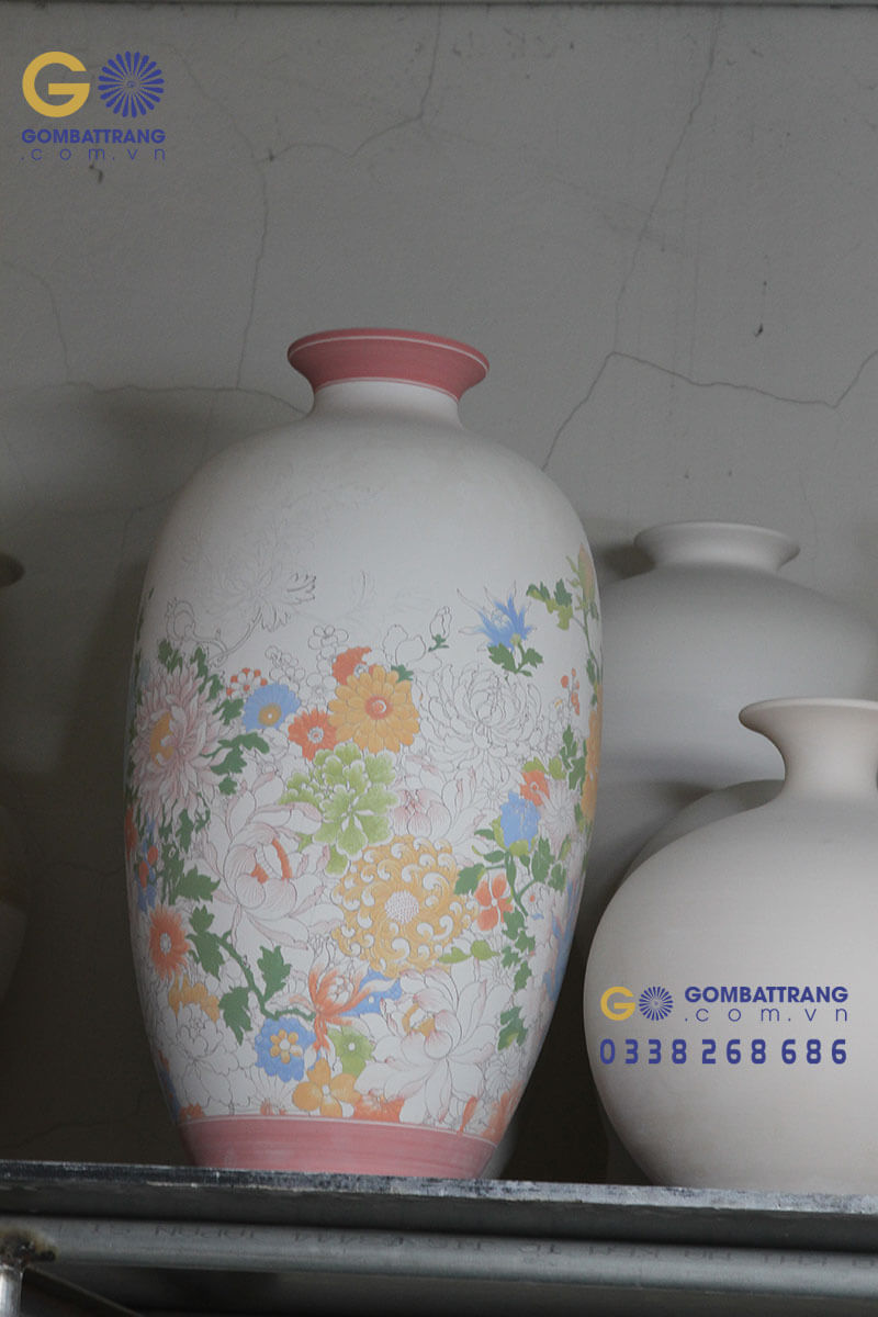 Sản phẩm vẽ mộc trên bình gốm 