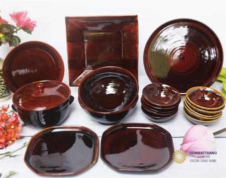 dia-trung-bay-bat-trang-trang-tri-phong-khach 1