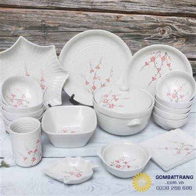 Đĩa sứ Bát Tràng hoa đào – tinh hoa gốm Việt