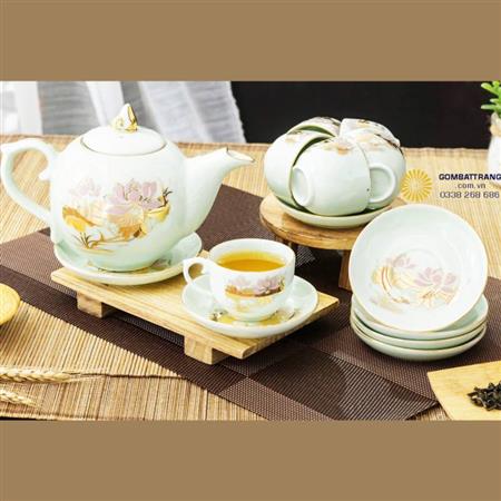 bo-am-chen-ngoc-sang-trong-buoi-lua-ngoc-sen-hong