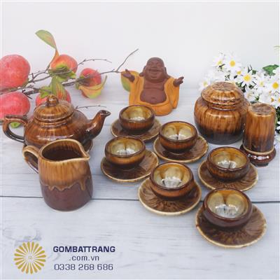 Bộ ấm chén Bát Tràng giả cổ - vẻ đẹp cổ điển trong không gian hiện đại