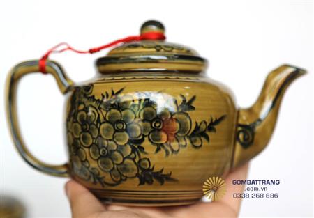 bo-am-chen-tra-lam-qua-tang-hoa-dao-cuc-dep-3