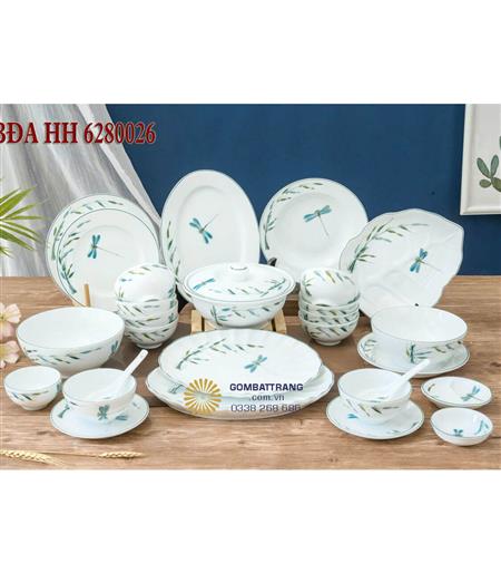 bo-chen-dia-cao-cap-bat-trang-hon-que-trong-gian-bep