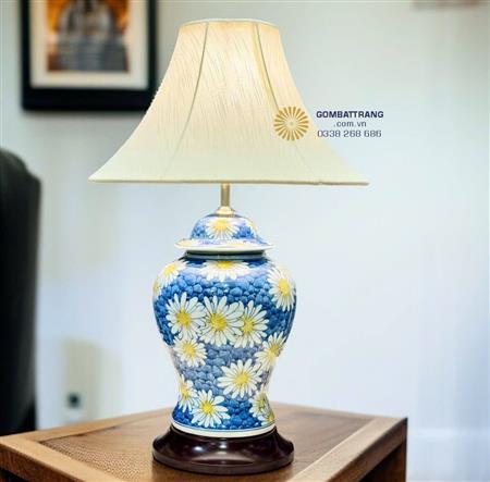 den-ban-trang-tri-phong-ngu-ve-hoa-cuc-giam-gia-cuc-soc1