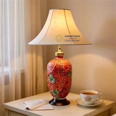 Đèn ngủ để bàn gốm sứ hoa hồng chạm nổi sang trọng