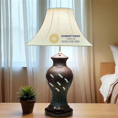 Đèn ngủ gốm cao cấp - họa tiết lông vũ khắc tinh xảo.