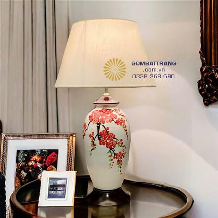 mau-den-ban-phong-ngu-su-trang-ve-hoa-dao-cuc-dep