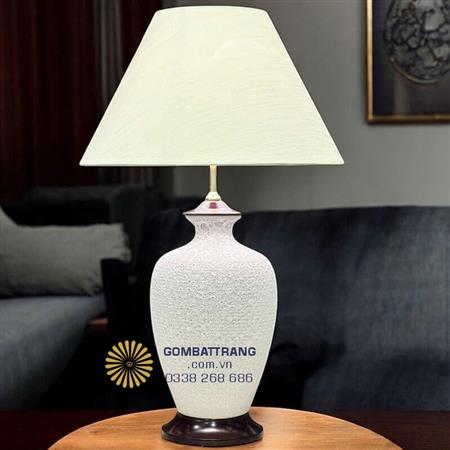 mau-den-ban-phong-ngu-mau-trang-de-go-gia-cuc-re