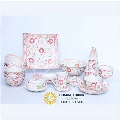 Bát đĩa cổ xưa Bát Tràng sắc đỏ nâng tầm không gian sống