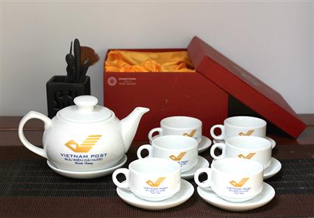 qua-tang-bo-am-chen-bat-trang-in-logo-dep-2