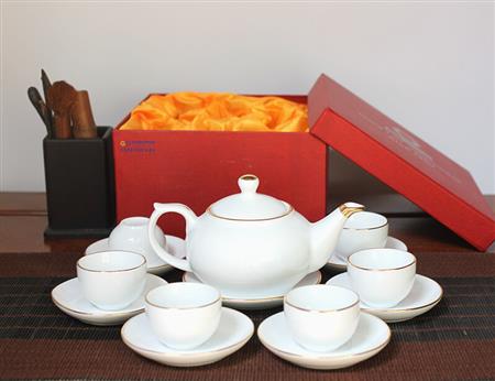 tang-qua-doanh-nghiep-am-chen-cao-cap-1