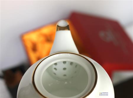 tang-qua-doanh-nghiep-am-chen-cao-cap-4