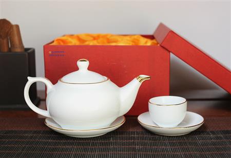 tang-qua-doanh-nghiep-am-chen-cao-cap-2