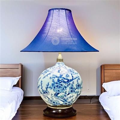 Trang trí phòng khách đơn giản đẹp bằng đèn ngủ gốm