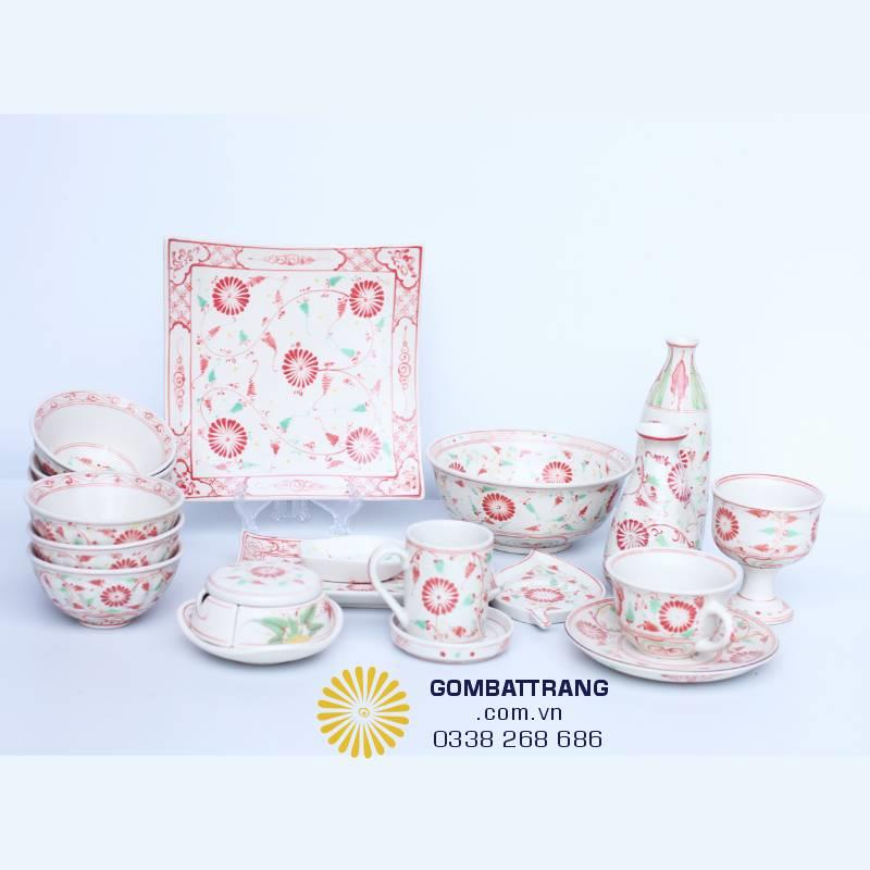 Bát đĩa cổ xưa Bát Tràng sắc đỏ nâng tầm không gian sống