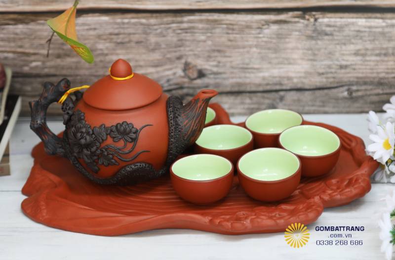 Khay sóng Bát Tràng, đường men mộc tinh tế, gợi nét thanh tao và bình yên.