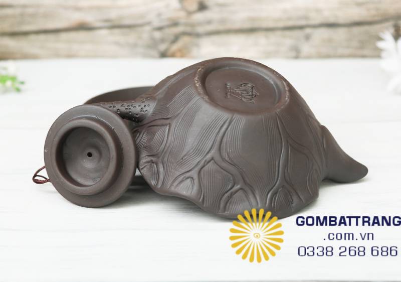 Phù hợp để trưng bày trong không gian phòng khách, góc trà đạo, hay dùng làm quà tặng cao cấp, mang thông điệp về sự an nhiên, bền vững và nét đẹp truyền thống Việt Nam.