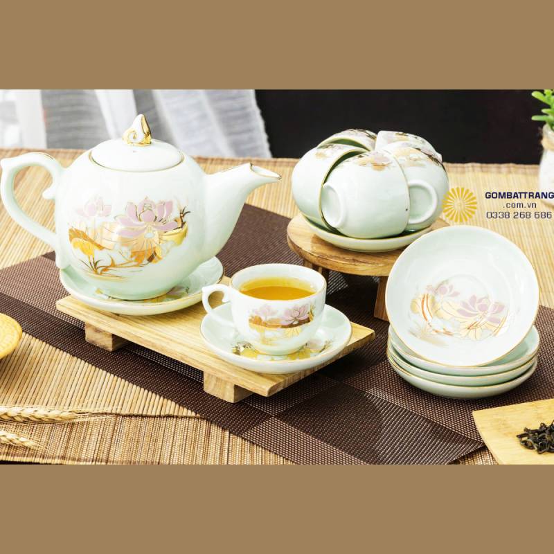 Bộ ấm chén ngọc đủ món giúp không gian phòng trà thêm sang trọng, tinh tế