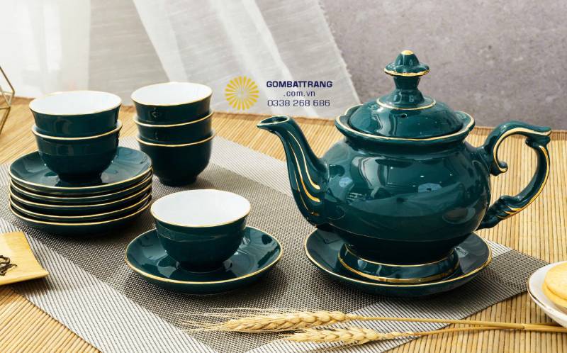  Bề mặt men nhẵn, không bám cặn trà, dễ rửa tay hoặc máy rửa chén, giữ bộ ấm luôn sáng đẹp.