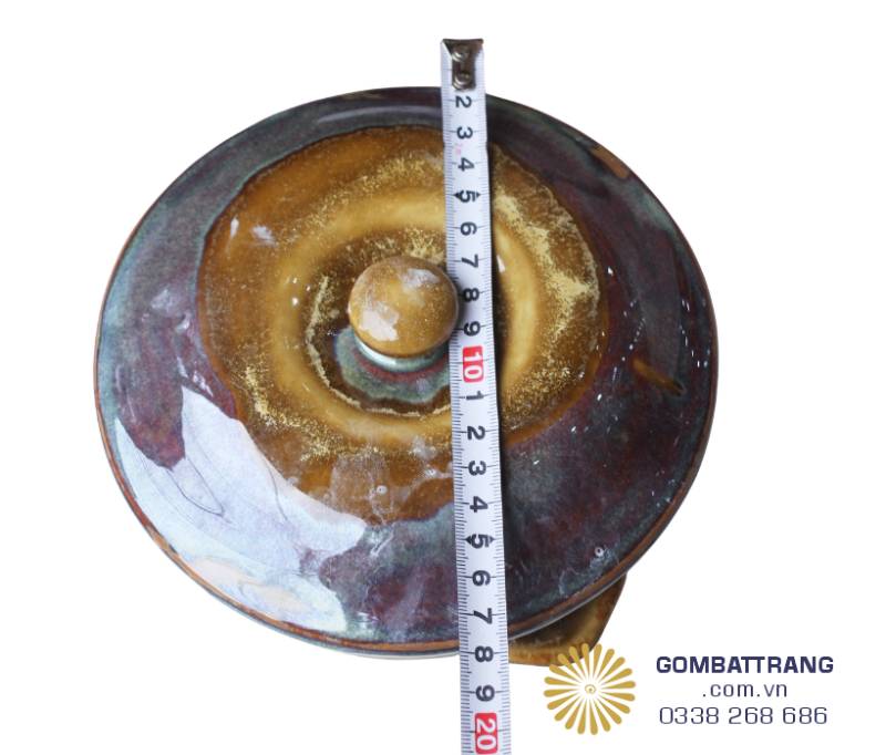 Âu thố có nắp men hỏa biến Bát Tràng tinh xảo đến từng chi tiết, phù hợp làm quà tặng ngoại giao cao cấp.