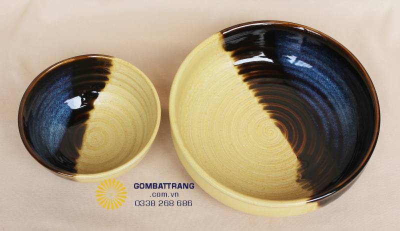 Bát ăn tiêu chuẩn, kích thước vừa vặn lòng bàn tay, mang lại cảm giác chắc chắn và ấm áp khi sử dụng.