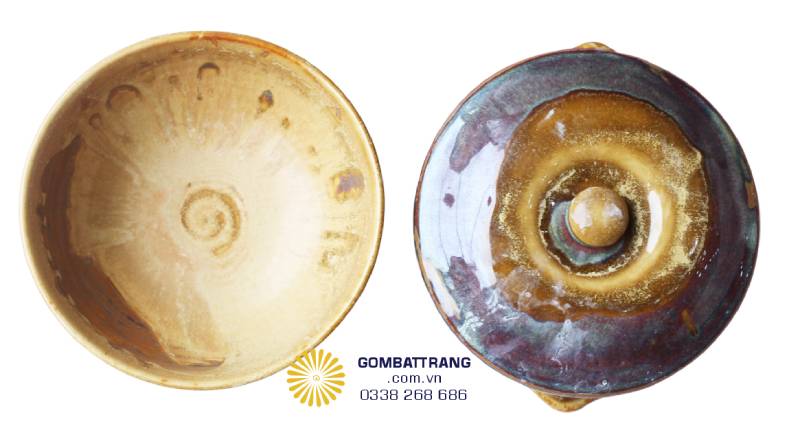 Bát cơm và đĩa gia vị đồng bộ trong set bát đĩa thắp hương đẹp, thể hiện sự chỉn chu của gia chủ.