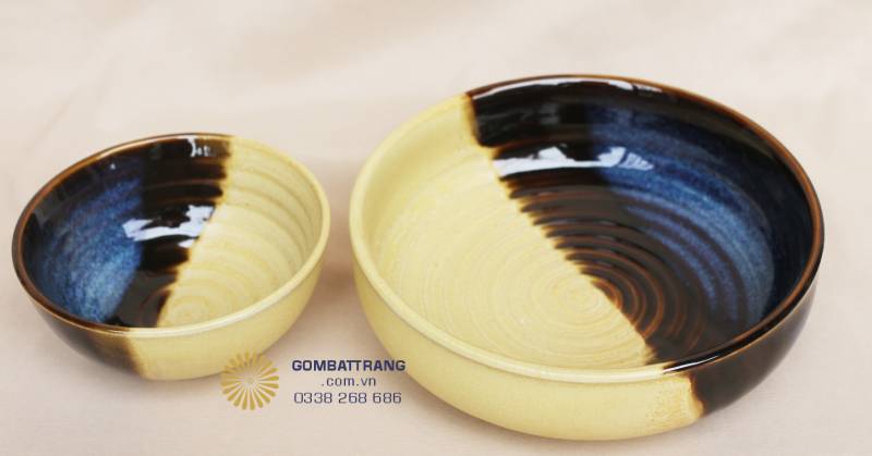 Độc bản và tinh xảo. Nhờ kỹ thuật men hỏa biến, mỗi chiếc đĩa, chiếc bát đều sở hữu vân men riêng biệt, mang đến sự đẳng cấp mà không dòng sản phẩm công nghiệp nào có được.