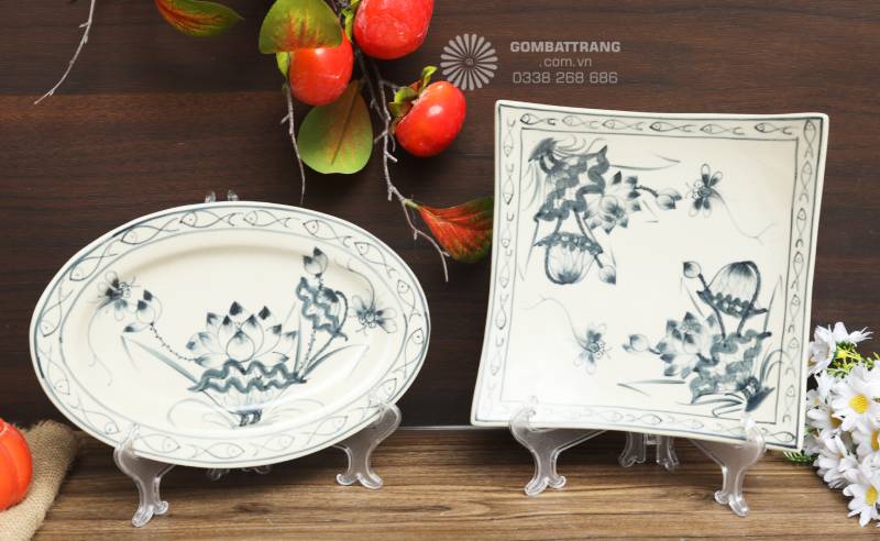 Bộ bát đĩa được sắp xếp trên bàn tiệc tạo cảm giác chỉn chu, trang nhã, giúp món ăn trở nên nổi bật và hấp dẫn hơn.