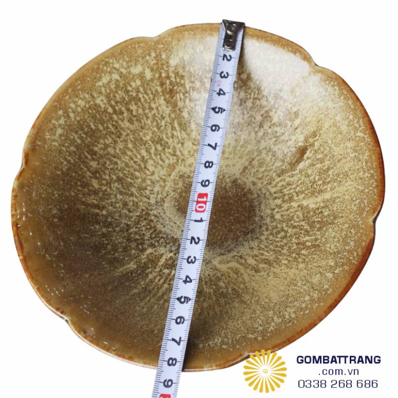 Xưởng sản xuất gốm Bát Tràng chuyên cung cấp bát đĩa khách sạn in logo theo yêu cầu của chủ đầu tư.