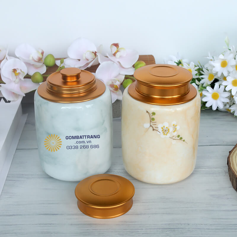 Với hũ gốm đựng trà này, bạn hoàn toàn yên tâm về chất lượng trà được bảo toàn lâu dài