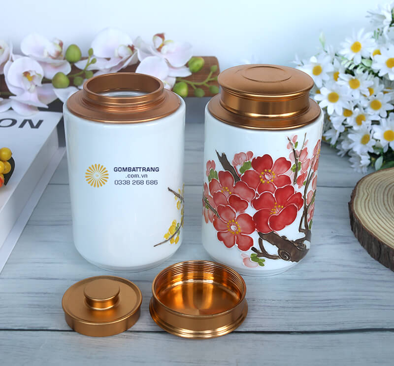 Bình đựng trà có cấu trúc kín khít giúp trà luôn giữ được hương vị thơm ngon, màu sắc tự nhiên