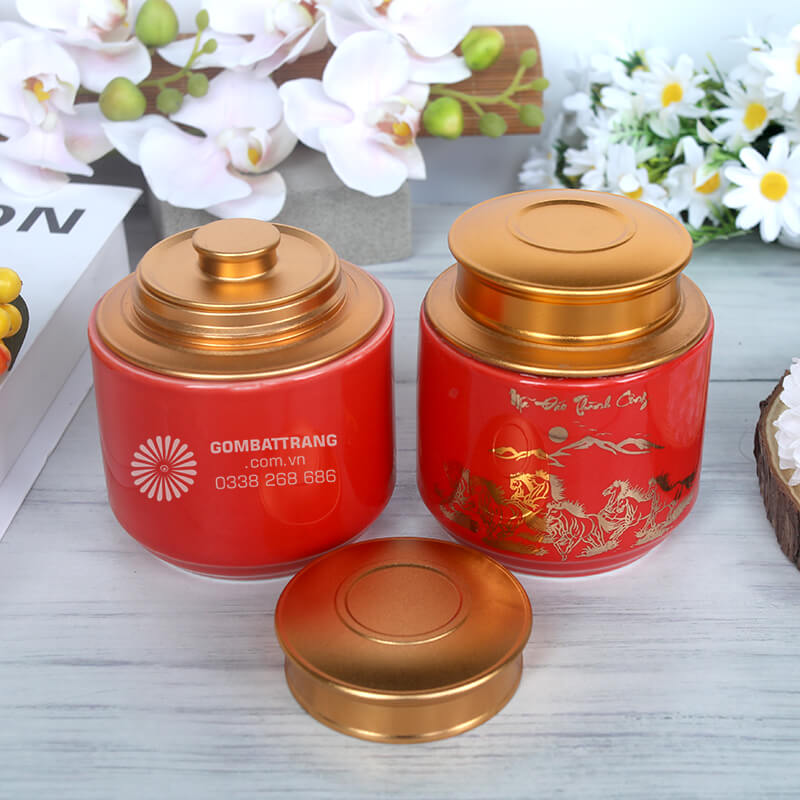 Hộp đựng chè khô mạ vàng là lựa chọn quà tặng hoàn hảo cho nhiều dịp đặc biệt.
