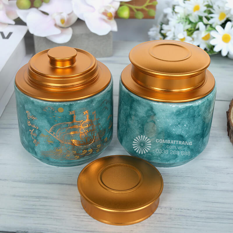Hộp đựng trà bằng gốm có thiết kế dạng hũ tròn với đường nét mềm mại, thanh lịch
