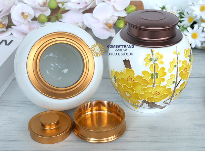 &nbsp;Hũ Đựng Chè Bát Tràng - Vẻ Đẹp Rực Rỡ Từ Họa Tiết Hoa Mai Vàng