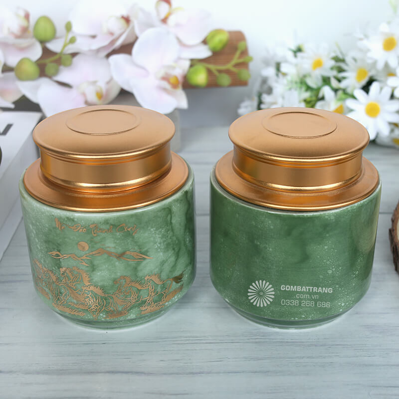 Hũ đựng trà bát tràng còn là món quà tặng ý nghĩa cho người thân, đối tác trong các dịp lễ tết, khai trương