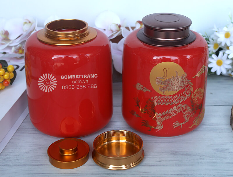 Hũ đựng trà bát tràng được chế tác từ đất sét cao cấp của làng gốm Bát Tràng truyền thống