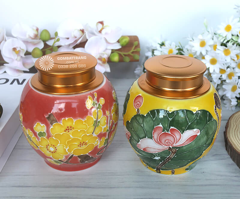 Dù sử dụng để đựng trà khô, cà phê, hay đơn giản là trang trí, hũ đựng trà bằng gốm đều toát lên vẻ đẹp tinh tế, sang trọng
