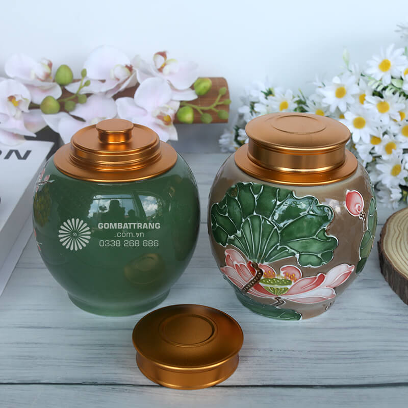 Thiết kế dáng tròn đầy đặn của lọ đựng trà gốm sứ mang ý nghĩa viên mãn, đầy đủ trong phong thủy