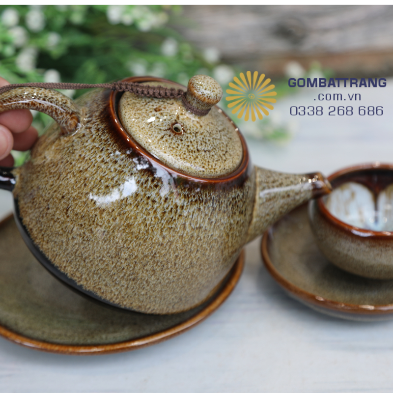 Thiết kế ấm trà tối ưu trải nghiệm pha và rót trà