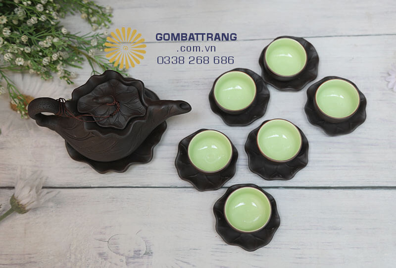 Hoa sen tượng trưng cho sự thanh cao và thuần khiết, thanh lọc các tạp chất , đem lại sự an nhiên và hạnh phúc cho gia chủ