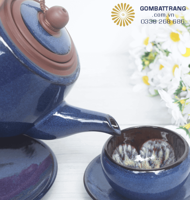 Kiểu dáng gọn gàng, tiết kiệm diện tích, phù hợp cả khi dùng trong nhà lẫn ngoài trời